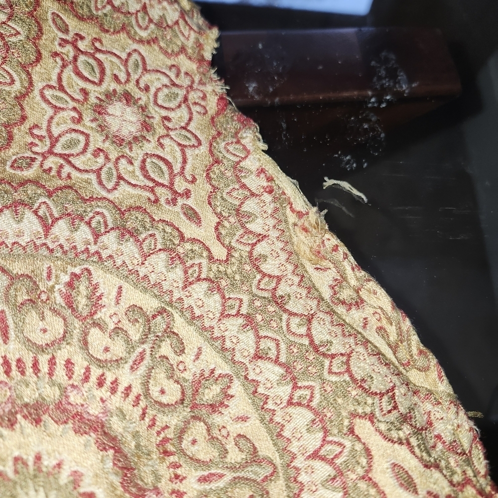 Mackenzie childs eighty inch brocade Tablecloth Gold and red - Picture 4 of 4